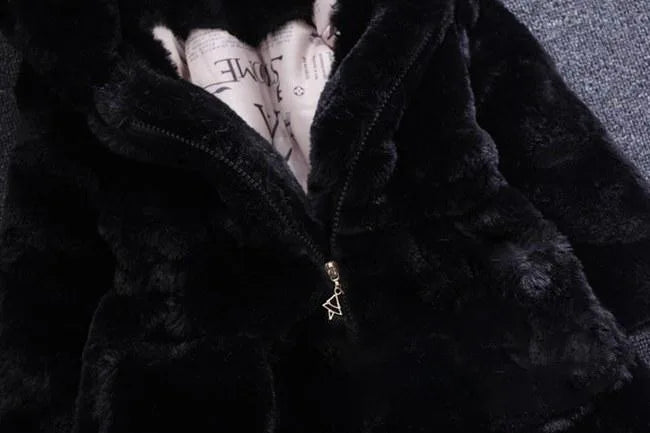 Kinder Weihnachts Plüschmantel mit Kunstfell & Kapuze - Warm & Festlich - 1-7 Jahre