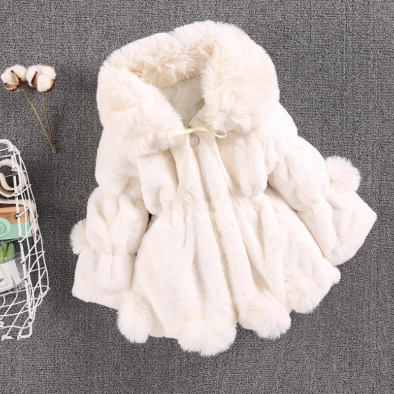 Mädchen Winter Plüschmantel mit Kunstfell & Pompons - Warm & Weich - 1-7 Jahre