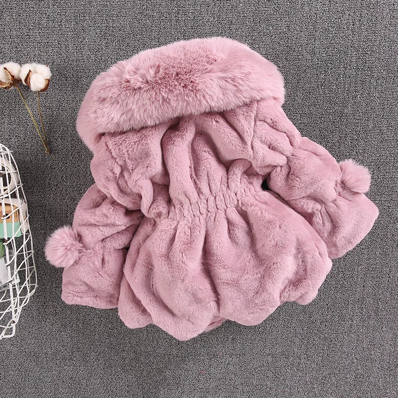 Mädchen Winter Plüschmantel mit Kunstfell & Pompons - Warm & Weich - 1-7 Jahre