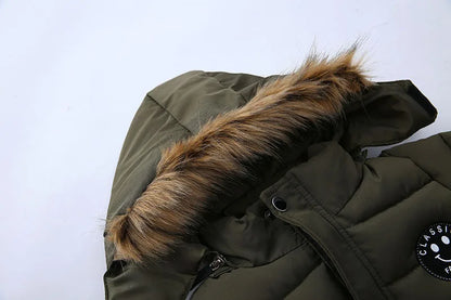 Jungen Winterjacke mit Kapuze & Fellkragen - Warm & Stylisch - 2-6 Jahre
