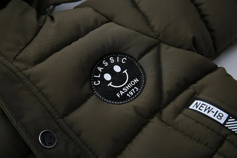 Jungen Winterjacke mit Kapuze & Fellkragen - Warm & Stylisch - 2-6 Jahre