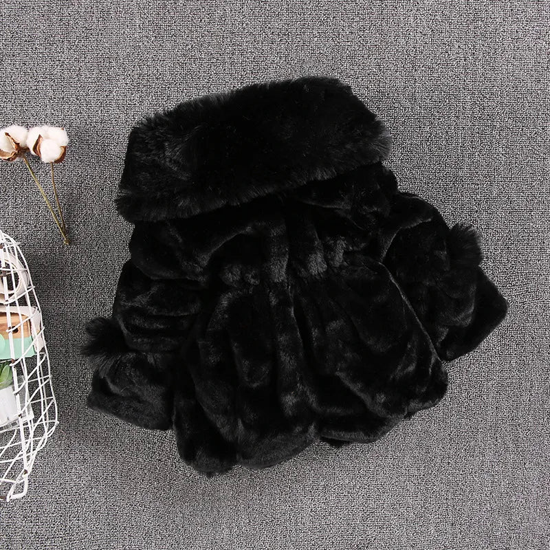 Mädchen Winter Plüschmantel mit Kunstfell & Pompons - Warm & Weich - 1-7 Jahre